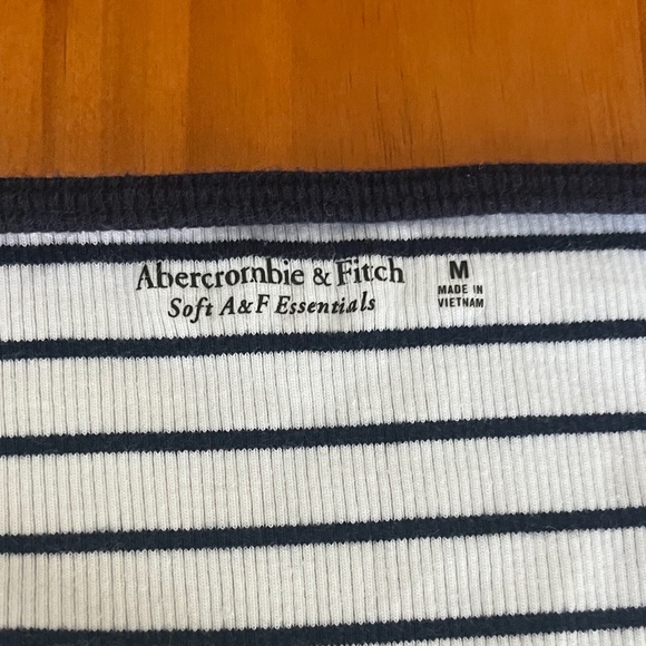Abercrombie Cropped Square Neck White and Navy Striped Shirt Soft a&f essentials - Picture 2 of 3